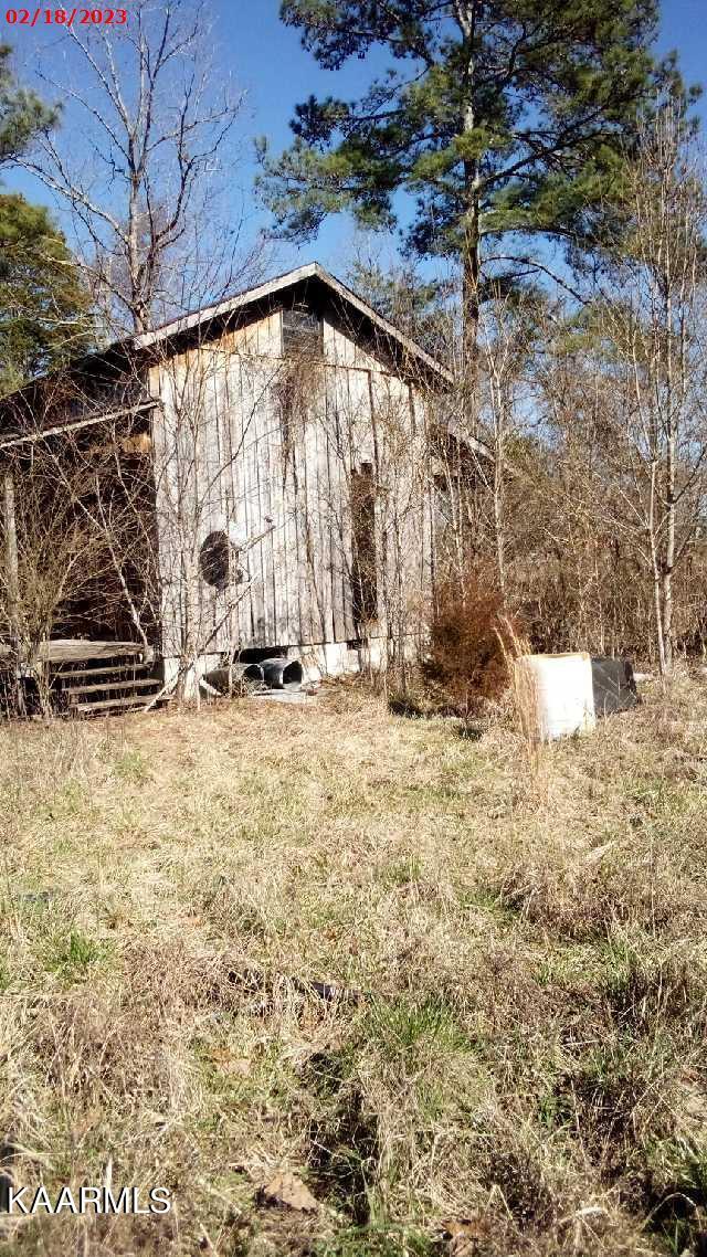 Listing photo 2 for 657 County Rd 135, Riceville TN 37370