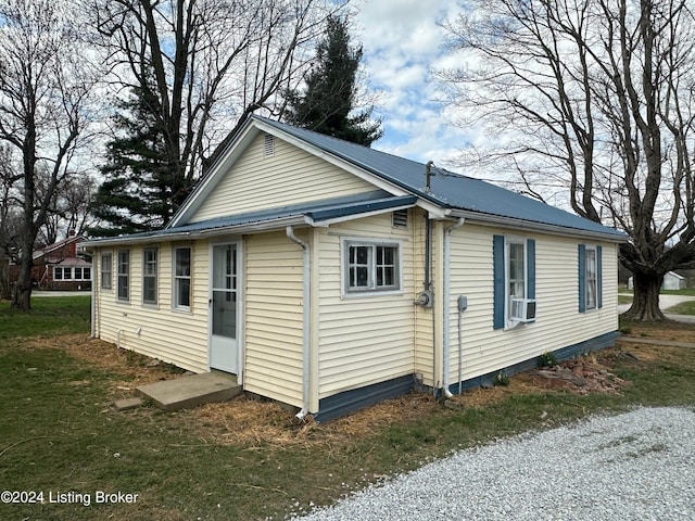 view of home's exterior