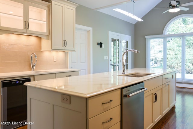 9602 Moorfield Cir, Louisville, KY 40241 - kitchen featuring a sink, dishwasher, tasteful backsplash, and lofted ceiling