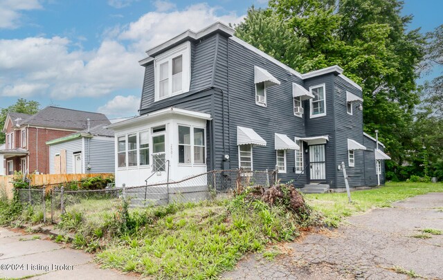 view of front of home