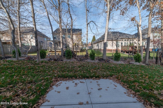 view of yard with a patio