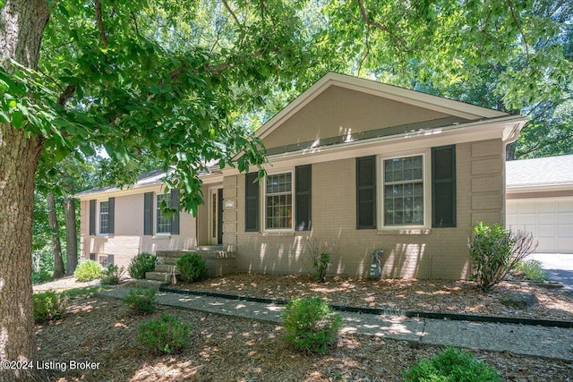 view of front of house featuring a garage