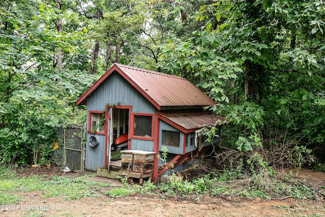 view of outbuilding