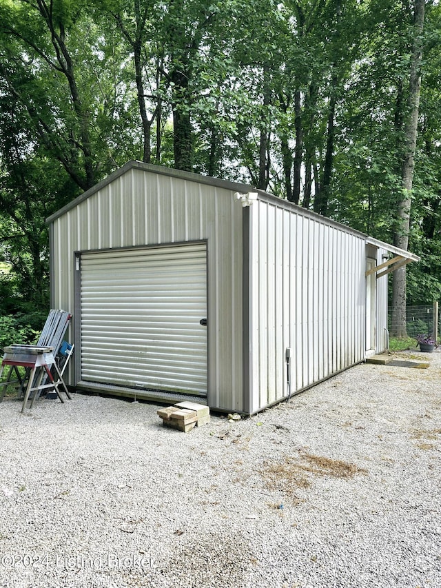 detached garage with driveway