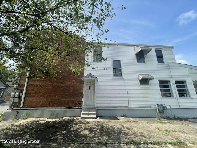 view of front of property