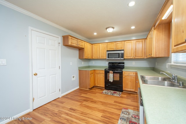 kitchen featuring black range with electric stovetop, light hardwood / wood-style floors, crown molding, and sink