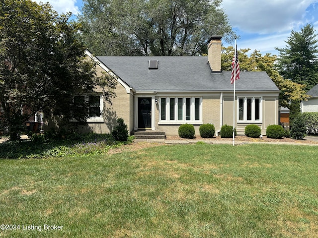 view of front of house featuring a front yard