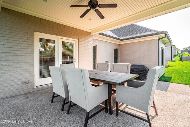 view of patio with ceiling fan