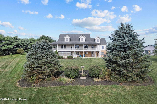 view of front of house with a front lawn