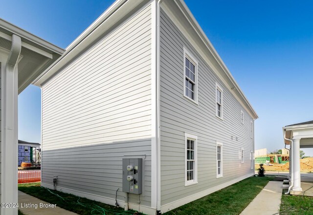 view of home's exterior