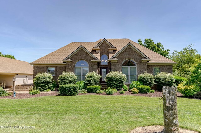 view of front of house with a front yard