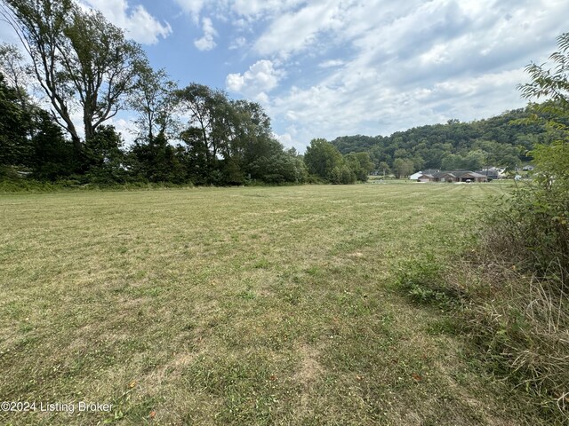 13 Red Leaf Dr, Carrollton, KY 41008