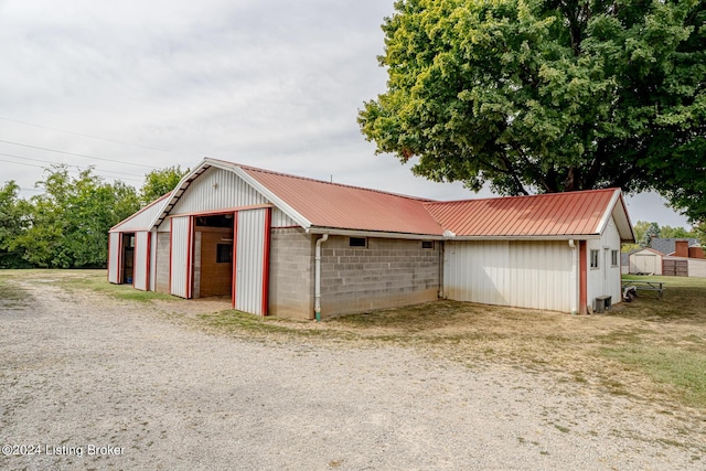 4626 Glen Rose Rd, Louisville, KY 40229 - view of outdoor structure with an outdoor structure