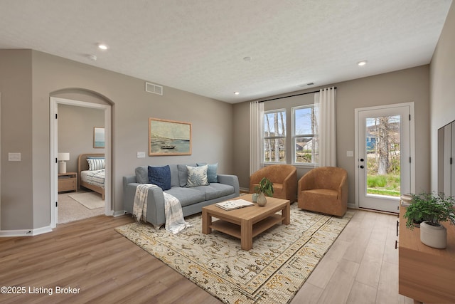 220 Harvest Moon Ct Unit 215B, Shepherdsville, KY 40165 - living room featuring light wood-style floors, recessed lighting, and baseboards