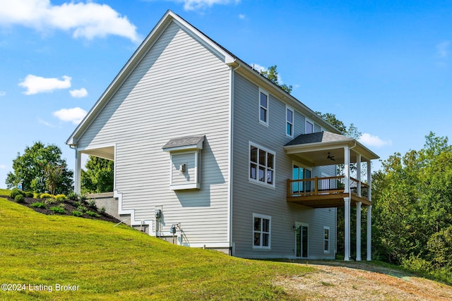 6712 Hypoint Ridge Rd, Crestwood, KY 40014 - rear view of house with ceiling fan and a yard