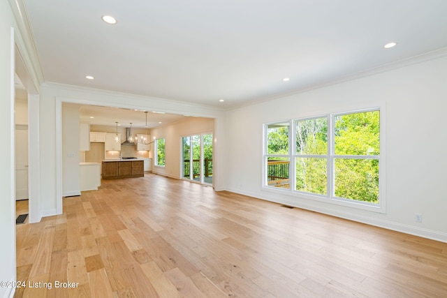 6712 Hypoint Ridge Rd, Crestwood, KY 40014 - unfurnished living room with light wood-type flooring, baseboards, visible vents, ornamental molding, and recessed lighting