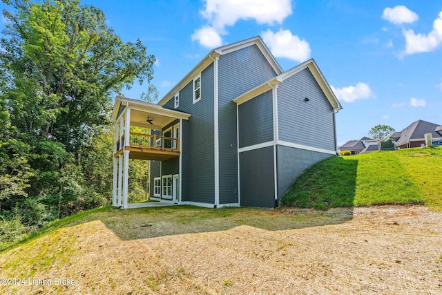 6715 Hypoint Ridge Rd, Crestwood, KY 40014 - rear view of property featuring a ceiling fan and a lawn