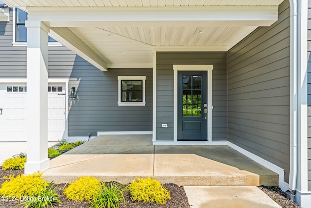 6715 Hypoint Ridge Rd, Crestwood, KY 40014 - property entrance featuring covered porch