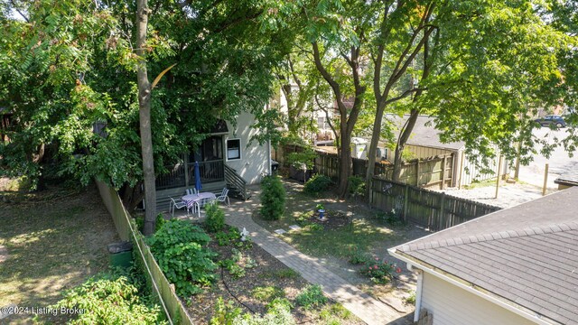 view of yard with a patio area