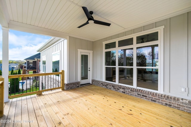 deck with ceiling fan