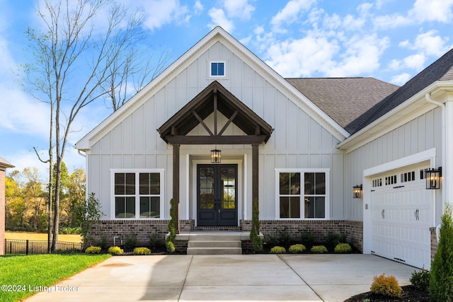 view of front of house featuring a garage