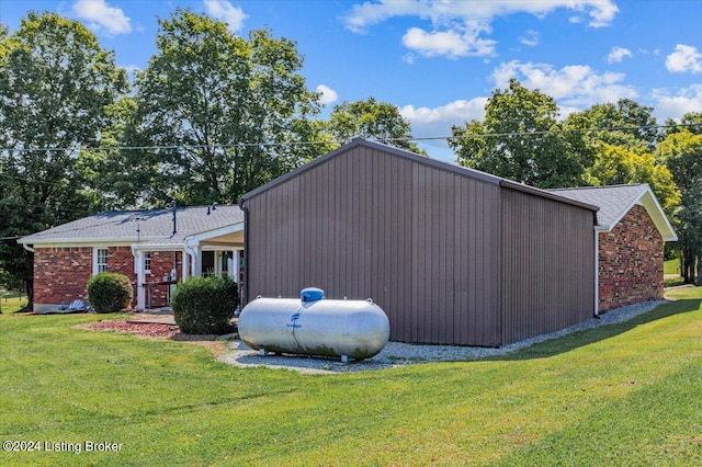 exterior space featuring a front lawn