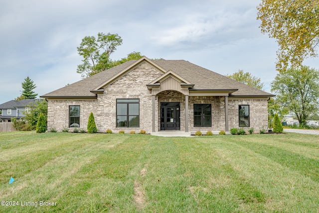 view of front of property with a front yard