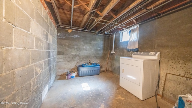 basement featuring washer / dryer