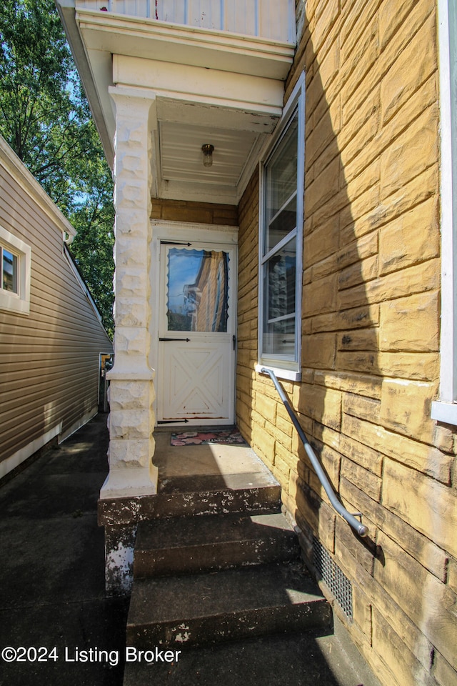 view of property entrance