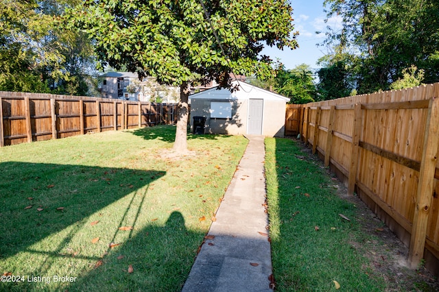 view of yard featuring a storage shed