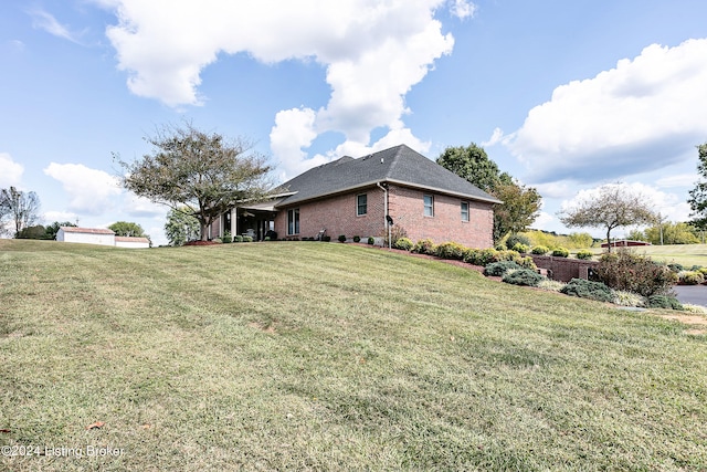 view of yard with a garage