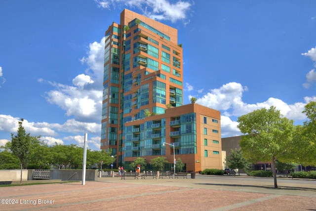 222 E Witherspoon St Unit 703-704, Louisville, KY 40202 - view of building exterior