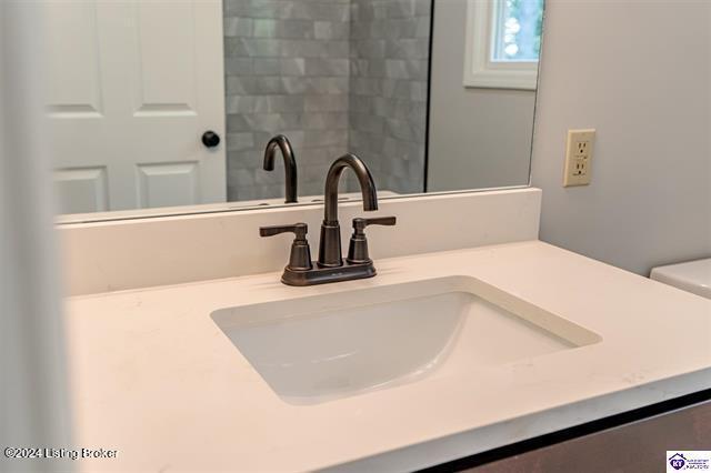 2656 Doe Valley Pkwy, Brandenburg, KY 40108 - details with vanity