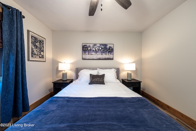 bedroom with ceiling fan