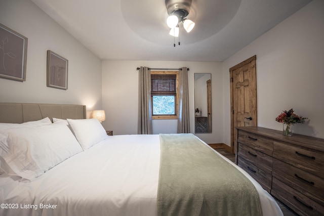 bedroom featuring ceiling fan