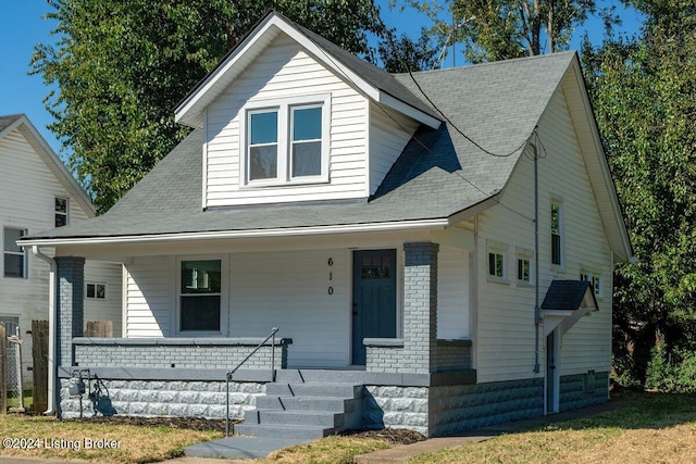 view of front facade with a porch