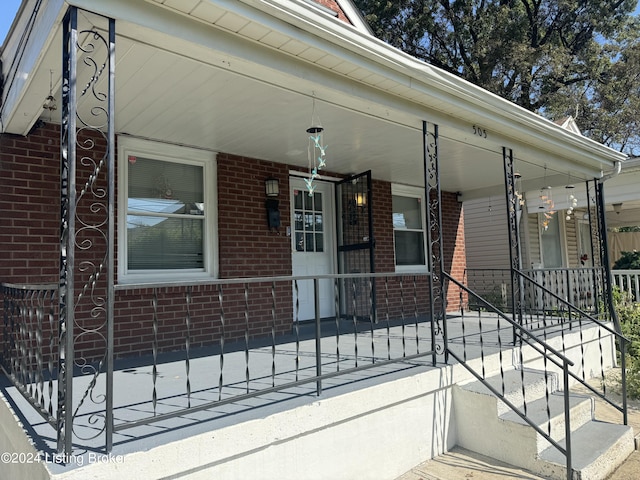 view of front facade featuring a porch