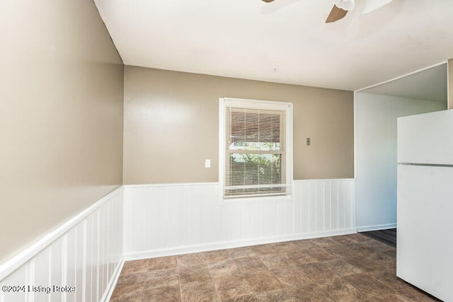 empty room with ceiling fan