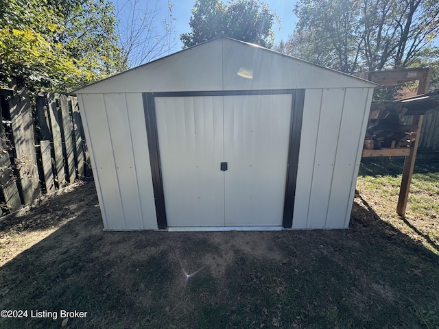 view of outbuilding