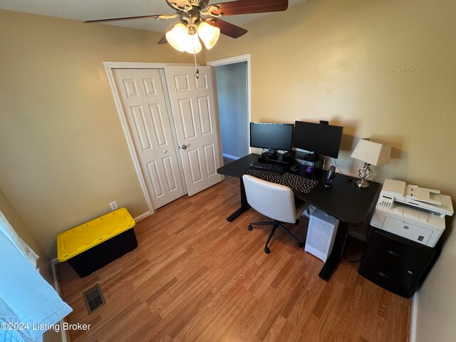 office area featuring light wood-type flooring and ceiling fan