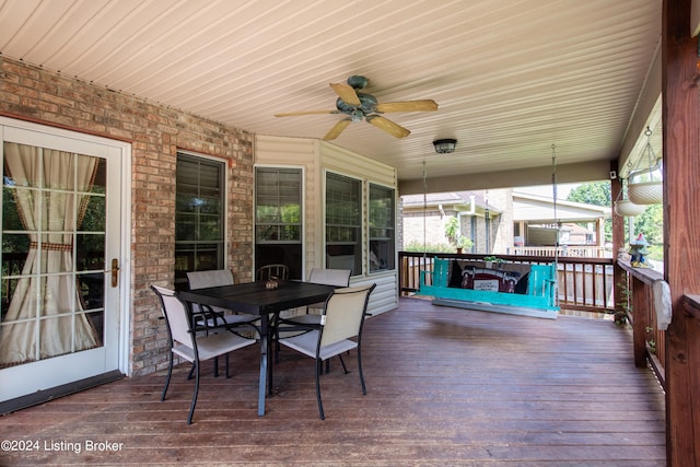 deck with ceiling fan