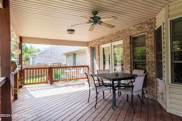 deck with ceiling fan