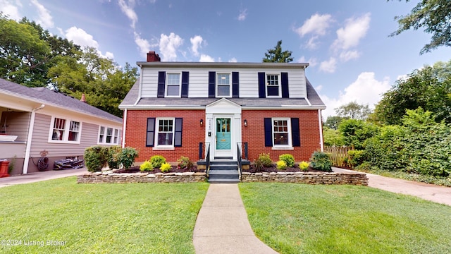 front of property featuring a front yard