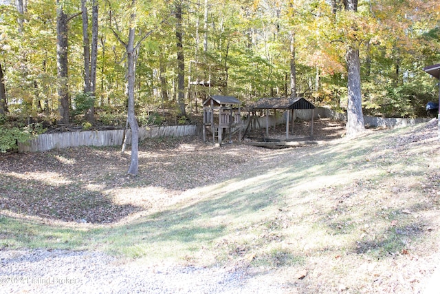 1353 Ferrill Hill Rd, Buffalo, KY 42716 - view of yard with fence