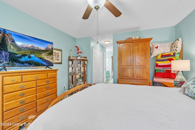 bedroom featuring a closet and ceiling fan