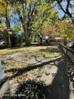 827 W Florence Ave, Louisville, KY 40215 - view of yard