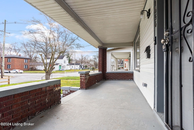 view of patio / terrace with covered porch