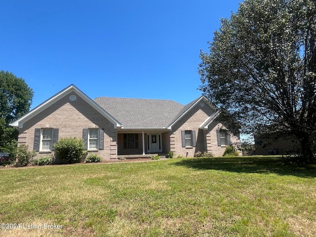 view of front facade with a front lawn