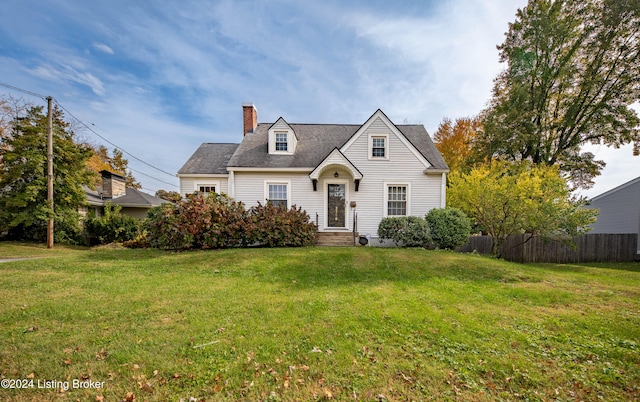 view of front facade featuring a front lawn