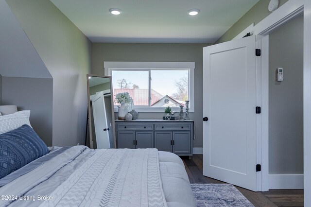 216 Millerstown St, Clarkson, KY 42726 - bedroom featuring dark wood-style floors, baseboards, and recessed lighting